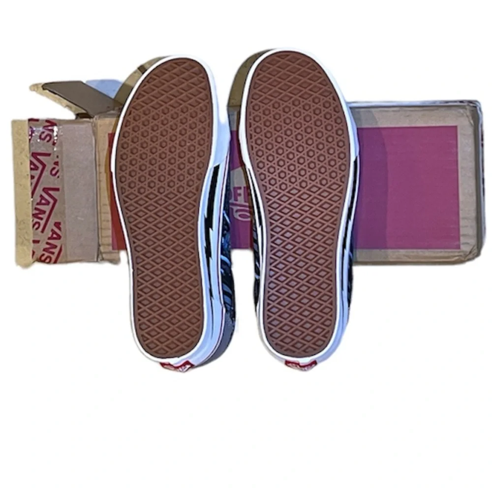 Customized Vans - Picture 6 of 10